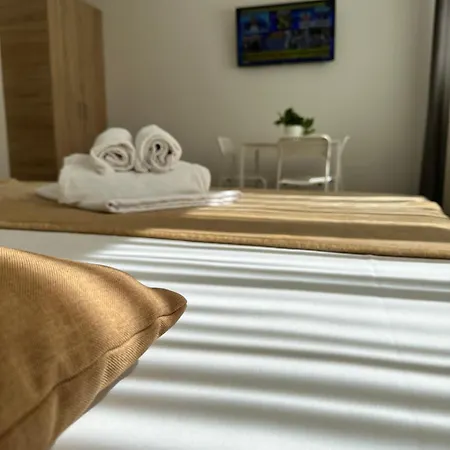 27 Rent 3* Boekarest